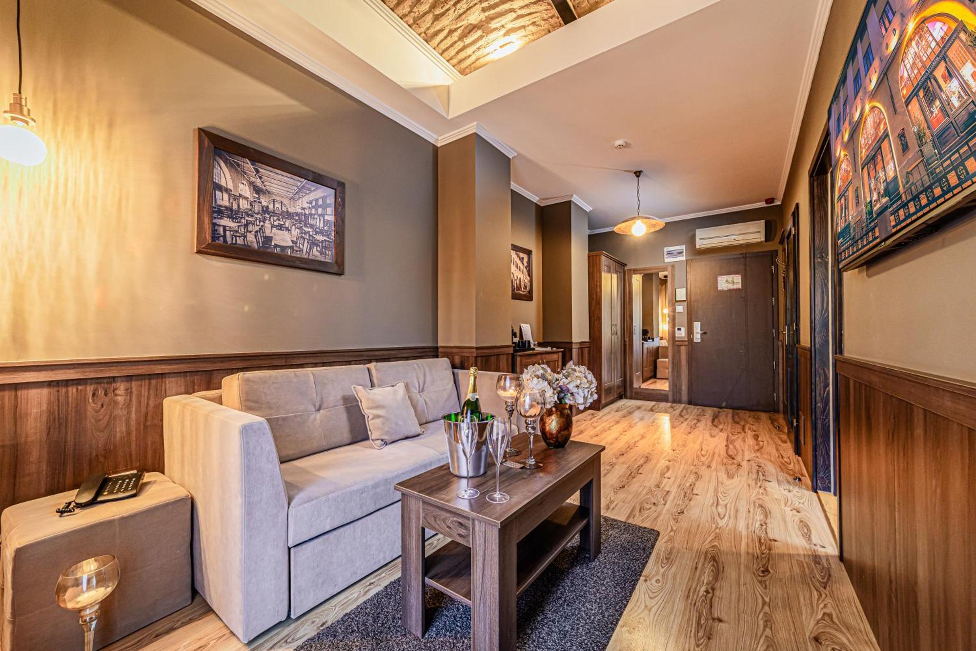 Komlo Hotel Gyula Dış mekan fotoğraf