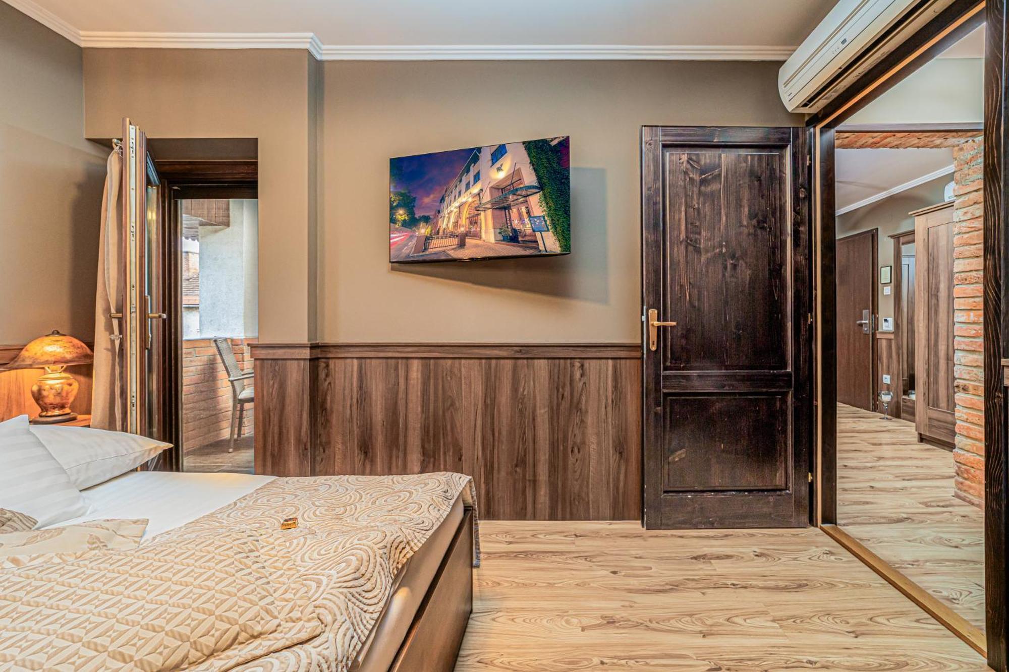 Komlo Hotel Gyula Dış mekan fotoğraf