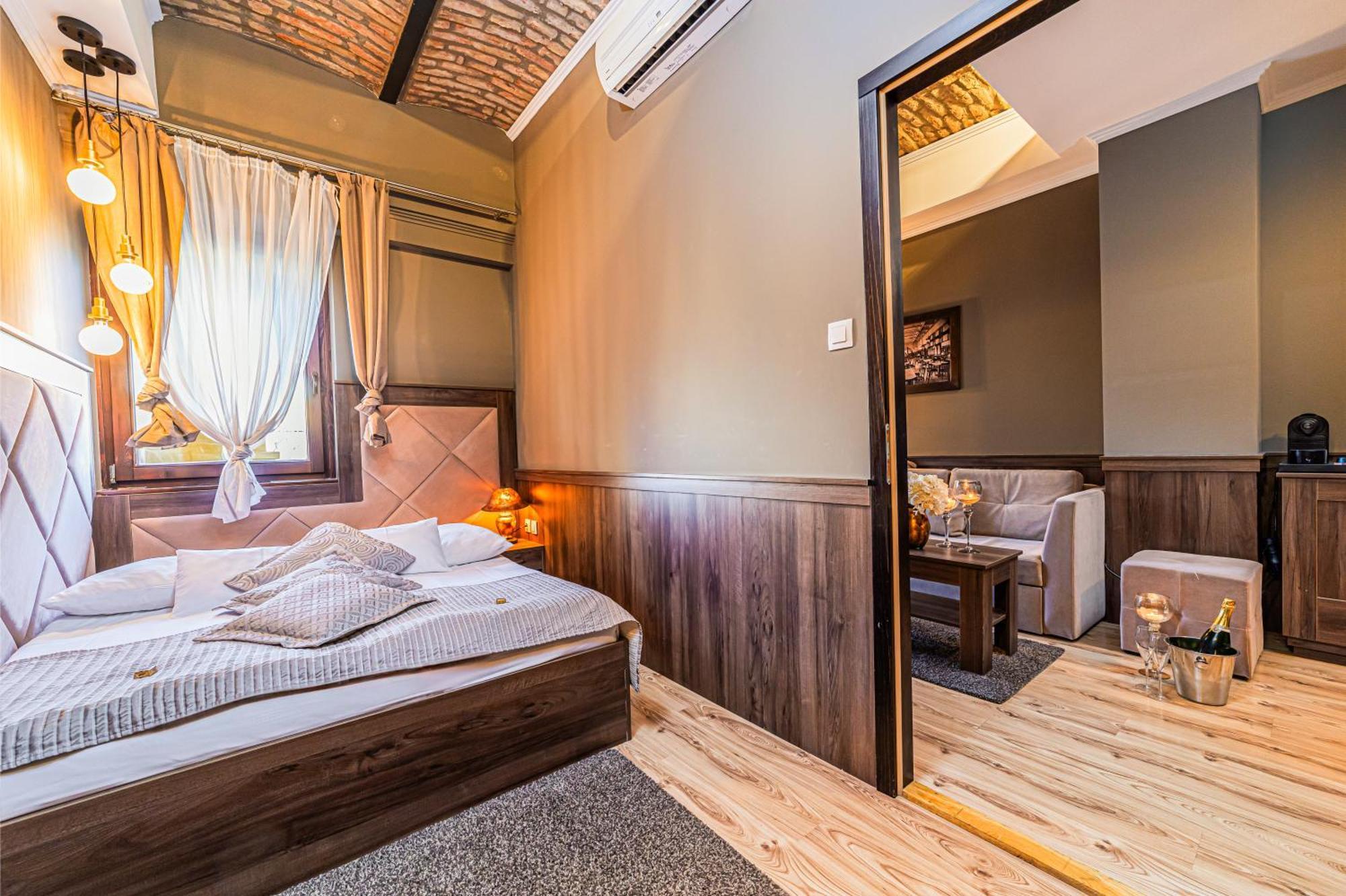 Komlo Hotel Gyula Dış mekan fotoğraf