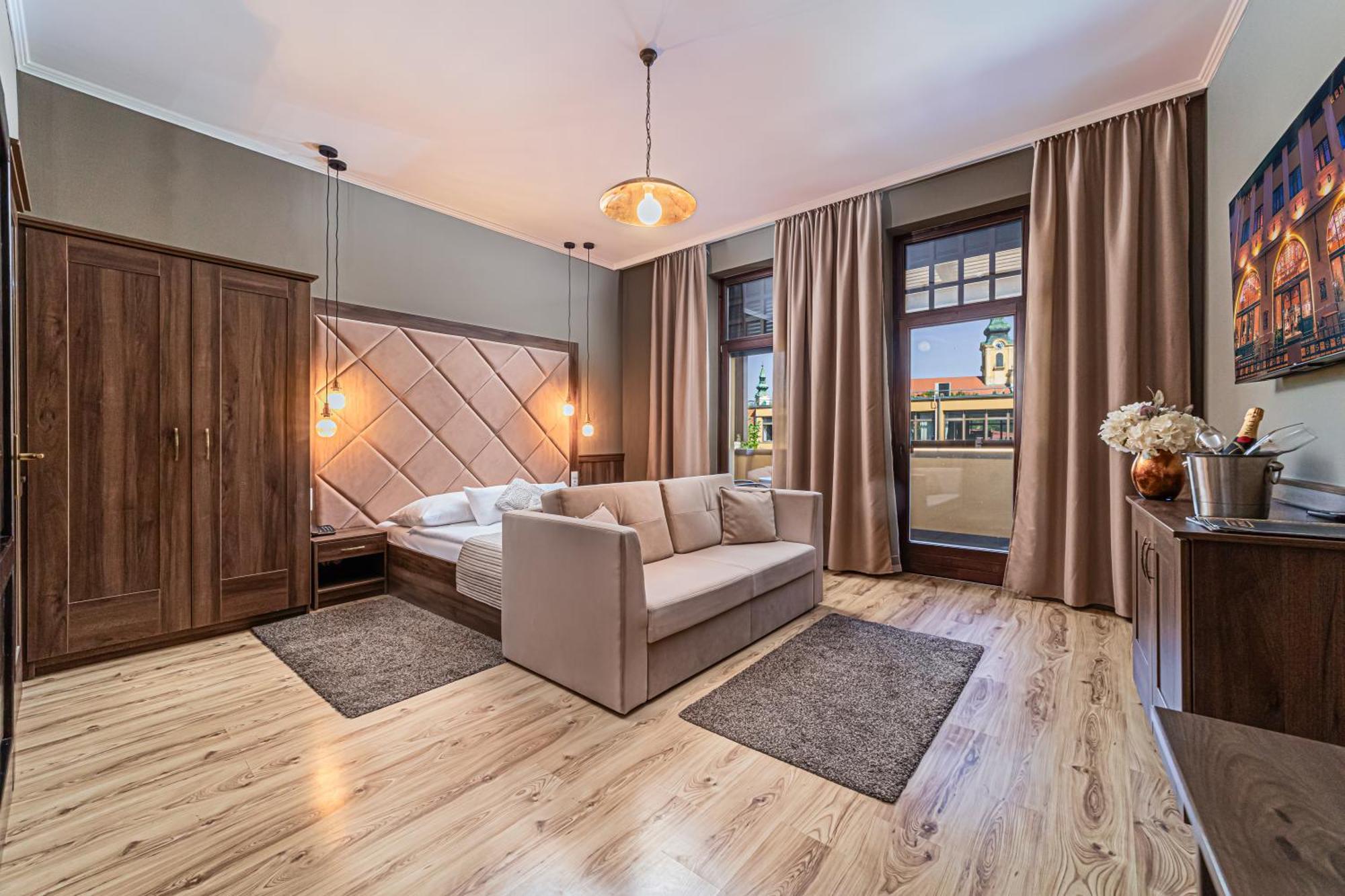 Komlo Hotel Gyula Dış mekan fotoğraf