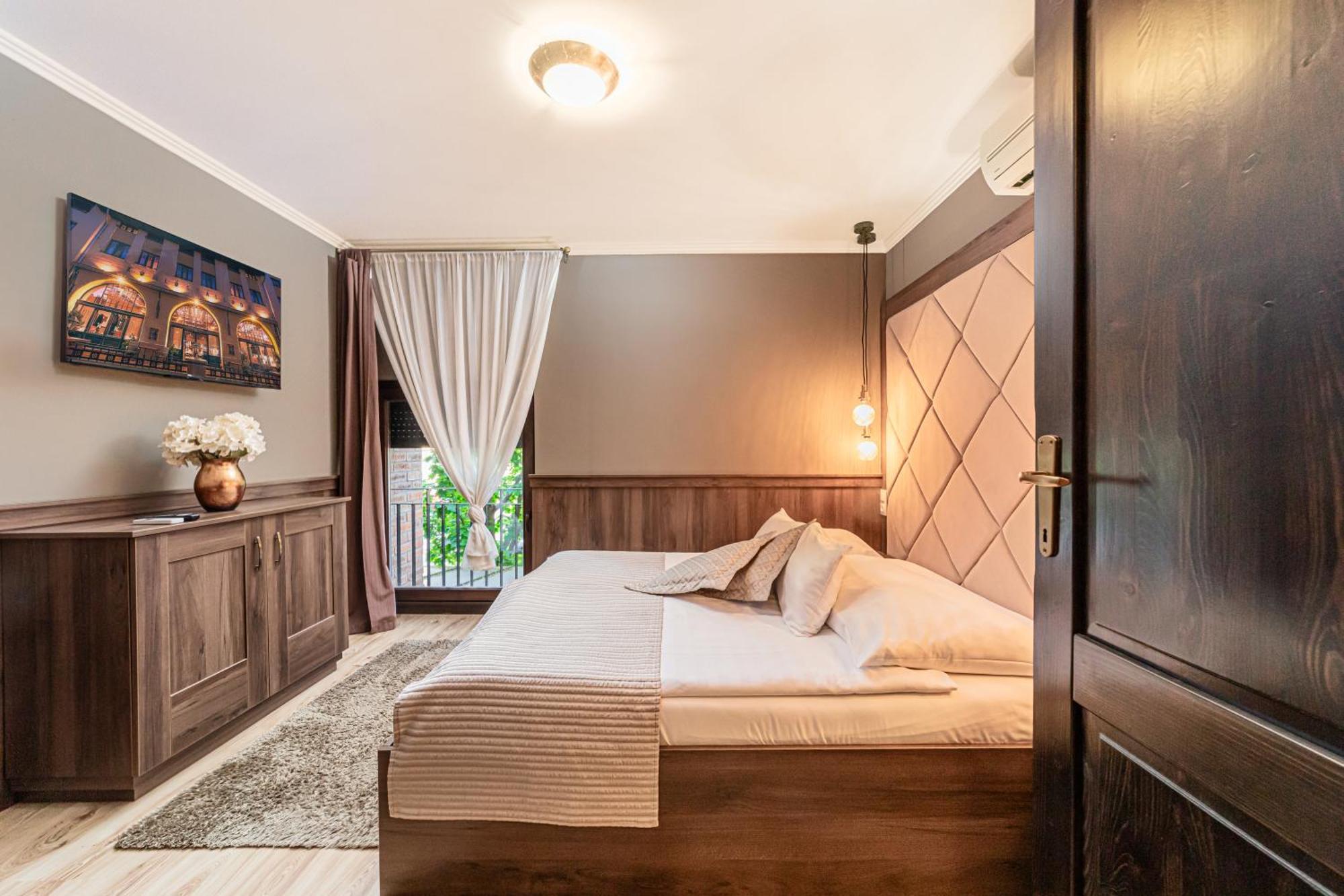 Komlo Hotel Gyula Dış mekan fotoğraf