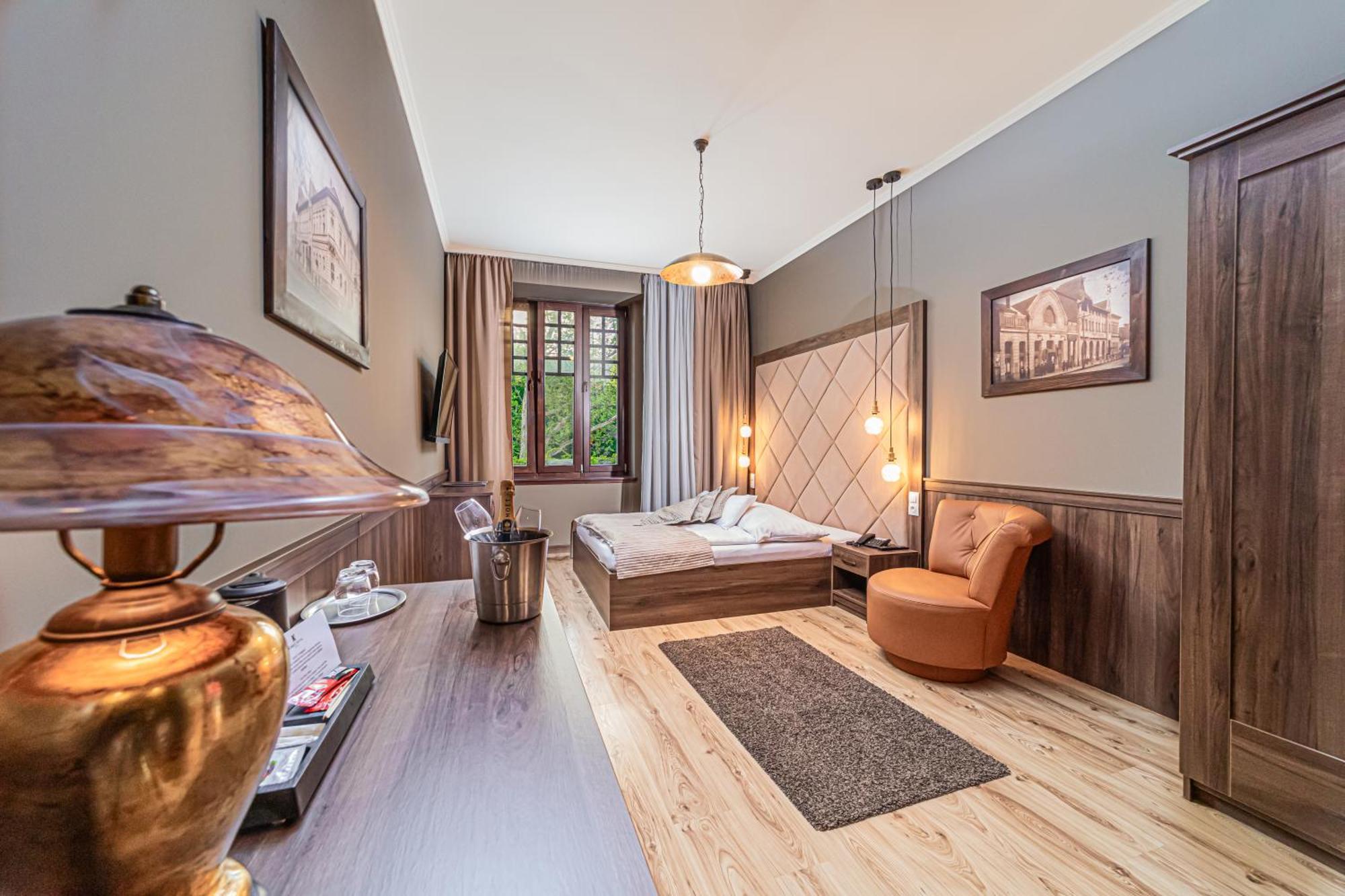 Komlo Hotel Gyula Dış mekan fotoğraf