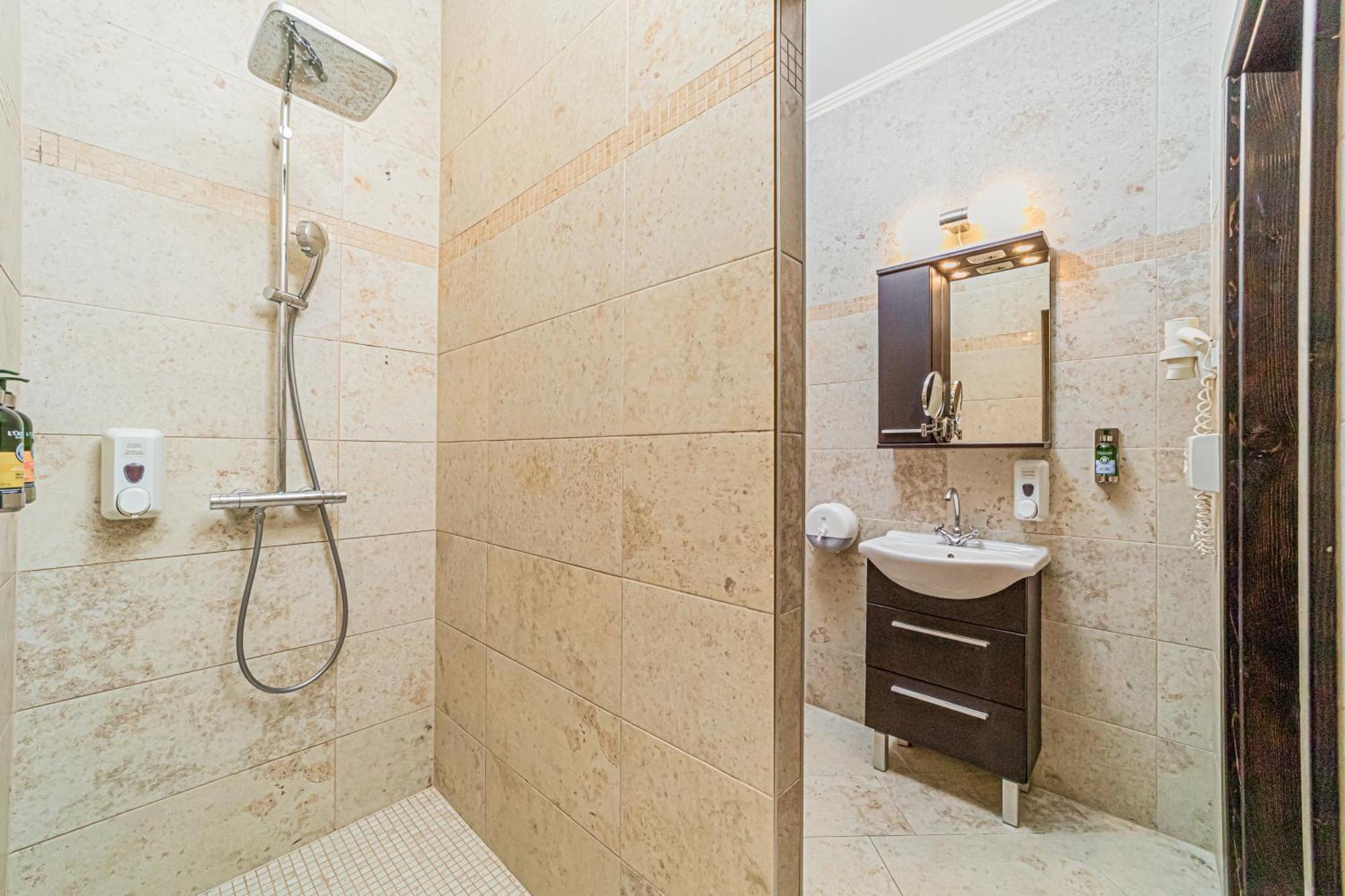 Komlo Hotel Gyula Dış mekan fotoğraf